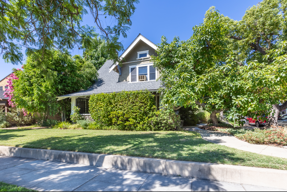 Jamie Lee Curtis' house from 'Halloween' is up for sale in California ...